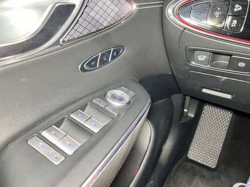 Used 2024 Genesis Electrified GV70 AWD/4WD image 22