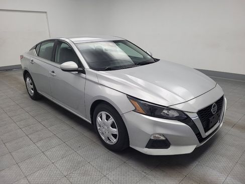 Used 2022 Nissan Altima 2.5 S FWD image 13