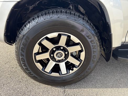 Used 2024 Toyota 4Runner TRD Off-Road image 4