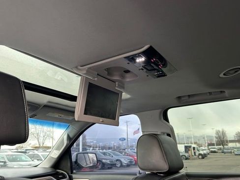 Used 2020 GMC Yukon XL Denali w/ Denali Premium Package image 22