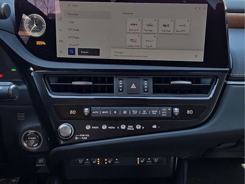 Used 2024 Lexus ES 300h w/ Premium Package image 12