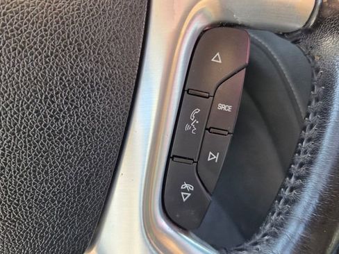 Used 2017 GMC Acadia Limited SLT image 30