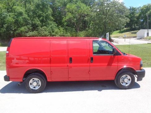 Used 2024 Chevrolet Express 2500 w/ Driver Convenience Package RWD image 10