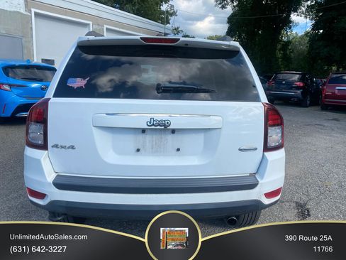 Used 2014 Jeep Compass Latitude AWD/4WD image 2