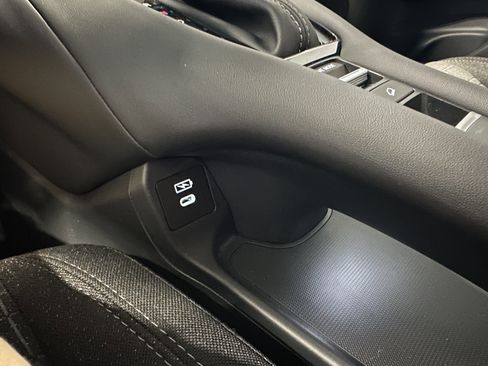 New 2026 Honda HR-V LX image 15