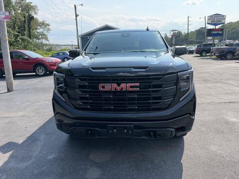 Used 2023 GMC Sierra 1500 Pro w/ Graphite Edition AWD/4WD image 2