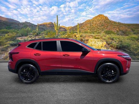Used 2024 Chevrolet Trax ACTIV FWD image 3