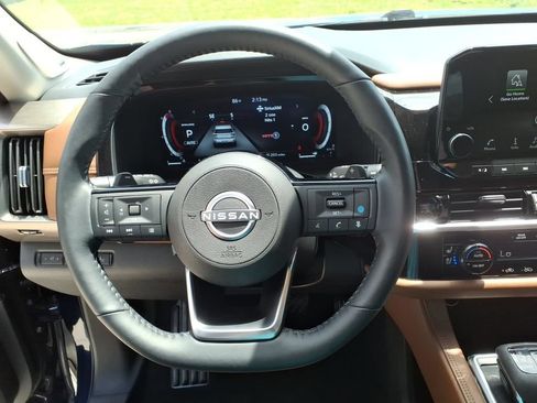 Used 2025 Nissan Pathfinder Platinum w/ Cargo Package AWD/4WD image 17