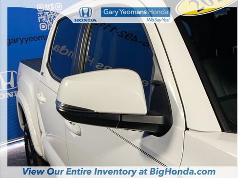Used 2023 Toyota Tacoma SR5 w/ Technology Package AWD/4WD image 12