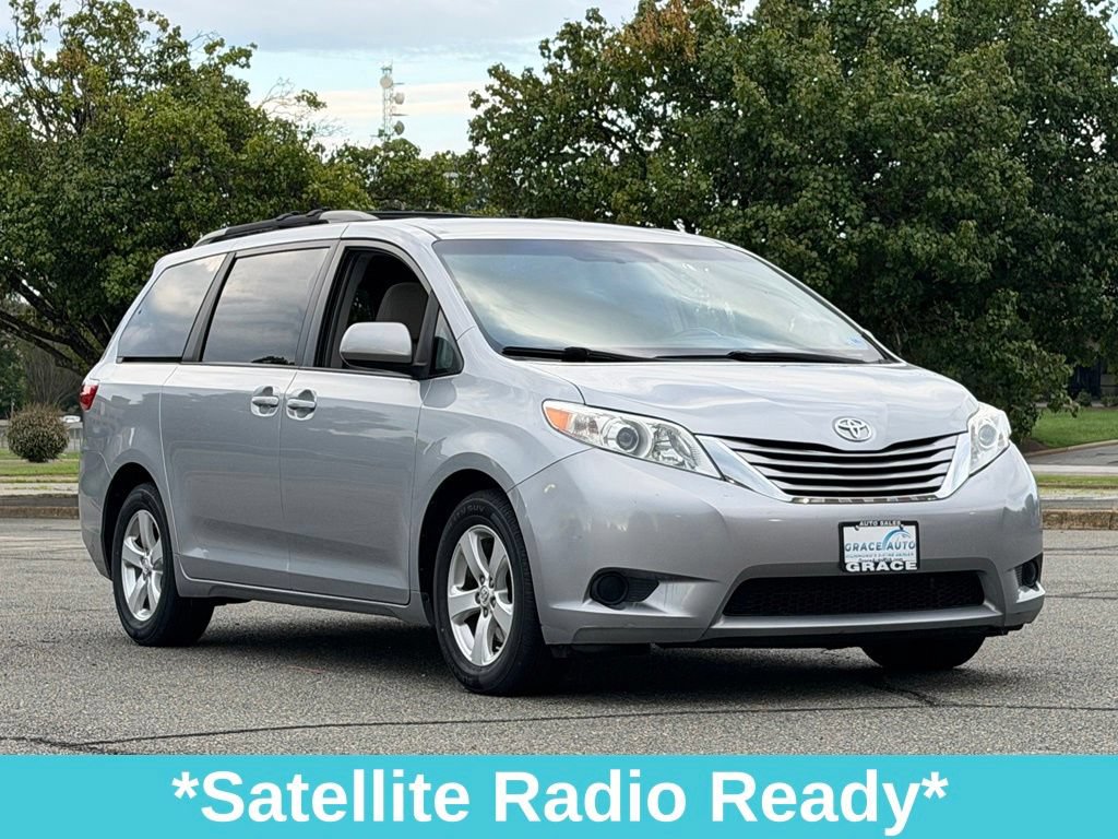 Used 2015 Toyota Sienna LE FWD image 11