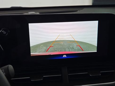 Used 2025 Chevrolet Trax LT image 20