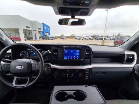 Used 2024 Ford F250 XL w/ STX Appearance Package AWD/4WD image 17