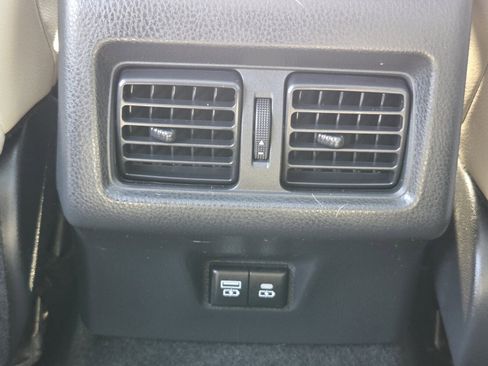 Used 2025 Toyota Camry XLE image 12