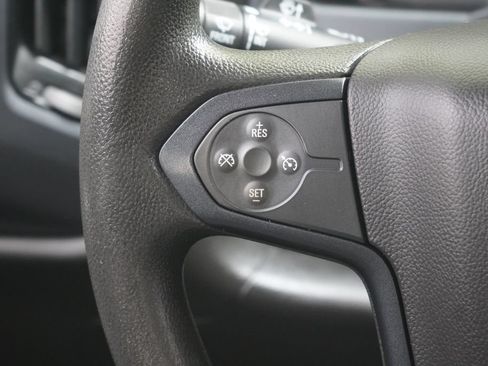 Used 2018 Chevrolet Silverado 1500 Custom w/ Custom Convenience Package AWD/4WD image 15