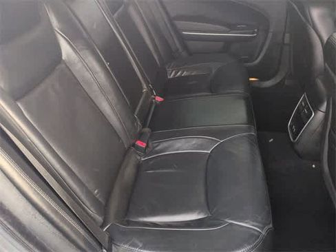 Used 2019 Chrysler 300 Touring image 21