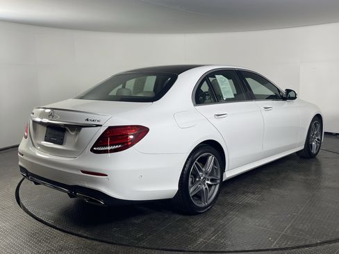 Used 2018 Mercedes-Benz E 300 4MATIC image 5