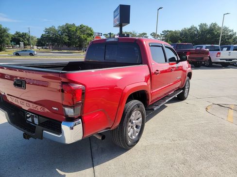 Used 2018 Toyota Tacoma SR5 AWD/4WD image 5