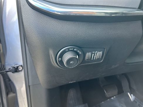 Used 2023 Jeep Compass Limited image 35