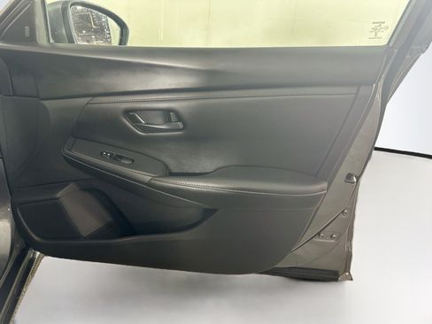 Used 2024 Nissan Sentra S FWD image 29