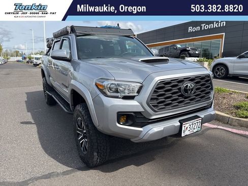 Used 2020 Toyota Tacoma TRD Sport w/ Technology Package image 1