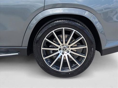 New 2026 Mercedes-Benz GLS 580 4MATIC image 10