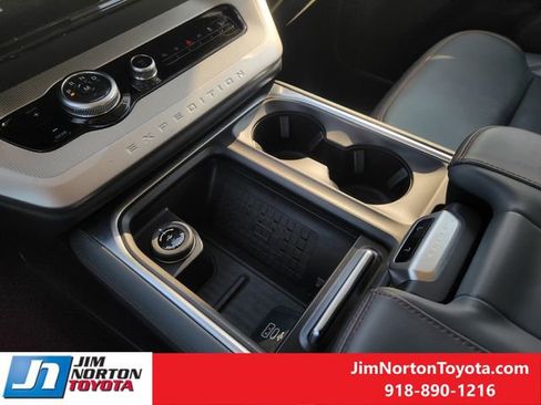 Used 2025 Ford Expedition Active image 22