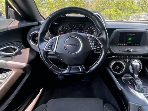 Used 2022 Chevrolet Camaro LT RWD image 5