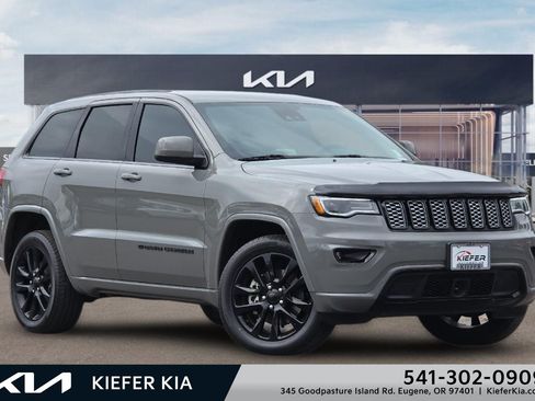 Used 2022 Jeep Grand Cherokee Laredo X AWD/4WD image 1