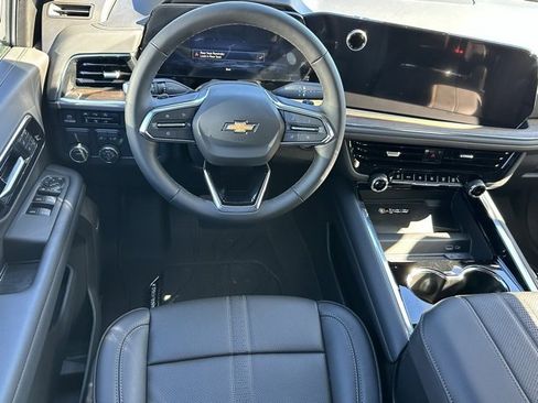 New 2026 Chevrolet Suburban High Country image 8