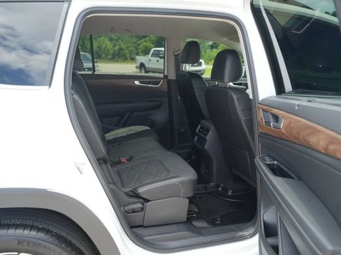 Used 2024 Volkswagen Atlas SE AWD/4WD image 22