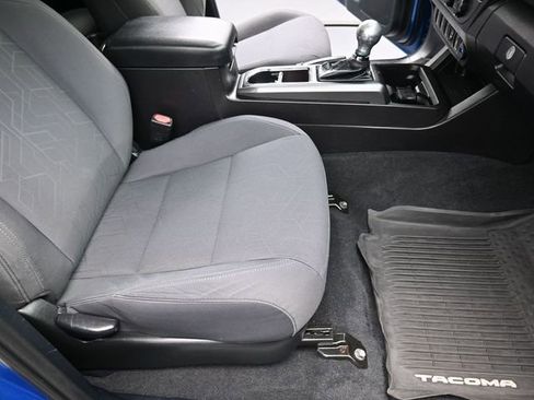 Used 2016 Toyota Tacoma TRD Off-Road image 25