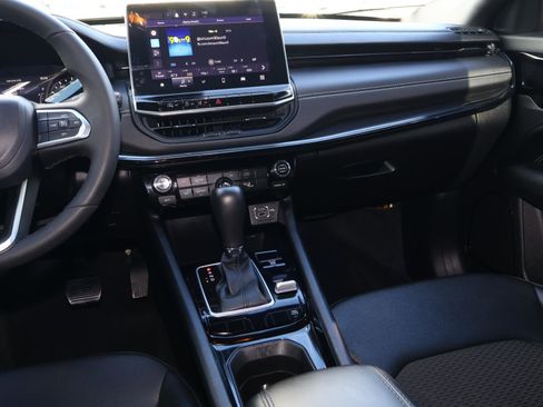 Used 2024 Jeep Compass Latitude w/ Altitude Special Edition image 11