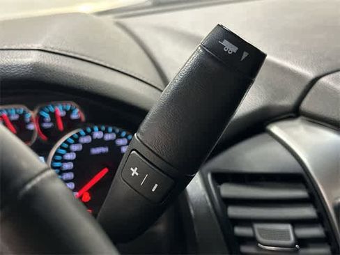 Used 2019 Chevrolet Suburban LT image 24