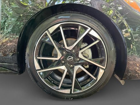 Used 2025 Nissan Sentra SR FWD image 16