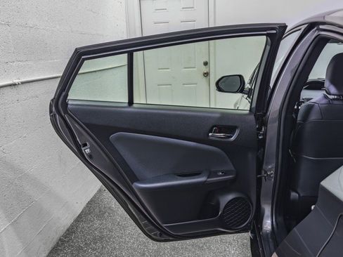 Used 2017 Toyota Prius Prime Premium image 14