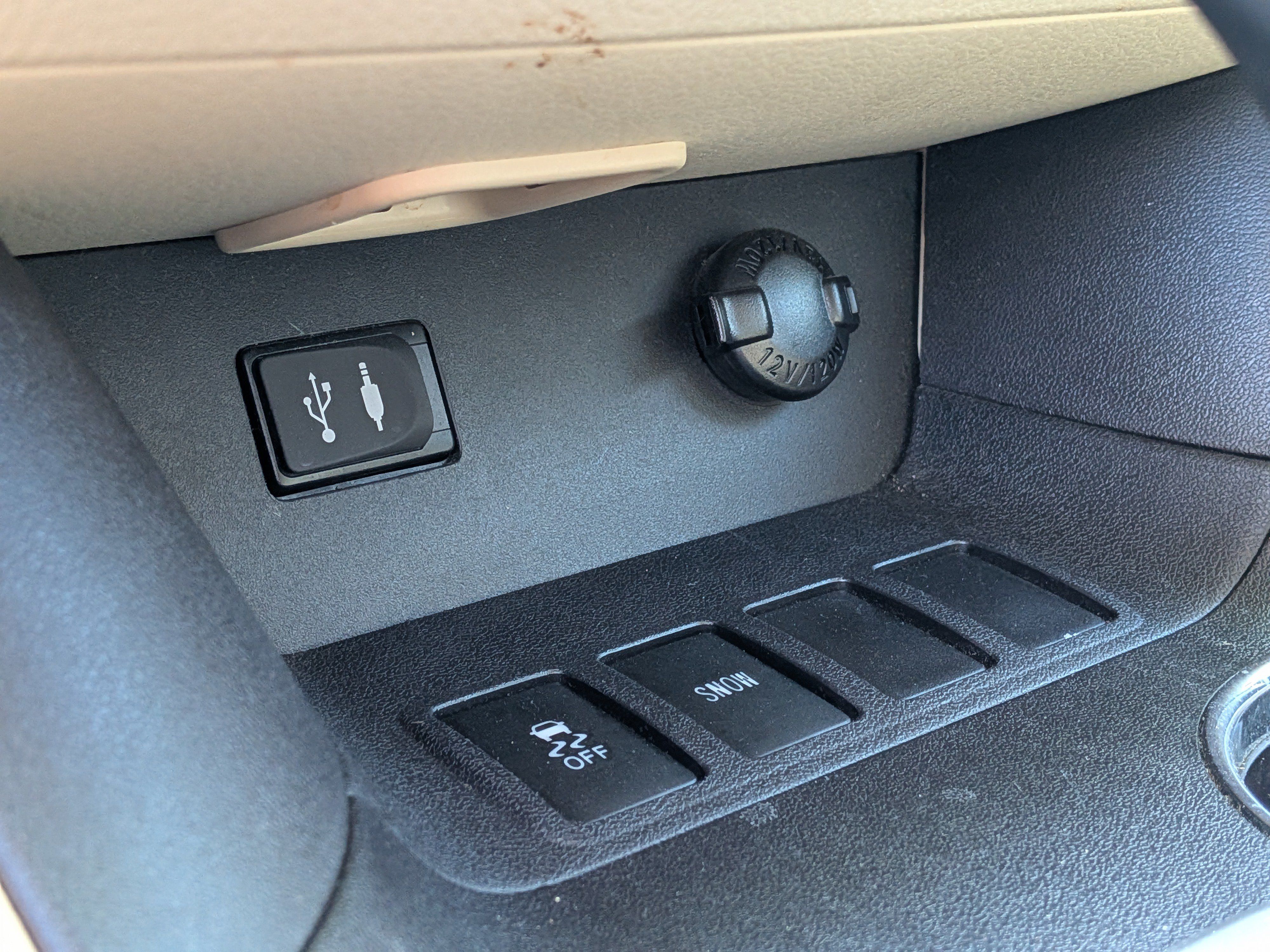 Used 2015 Toyota Highlander Limited w/ Driver Technology Package FWD image 32