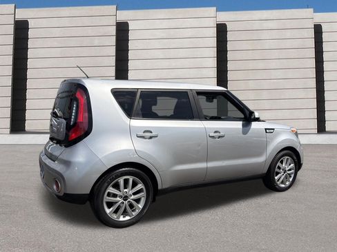 Used 2019 Kia Soul + FWD image 5