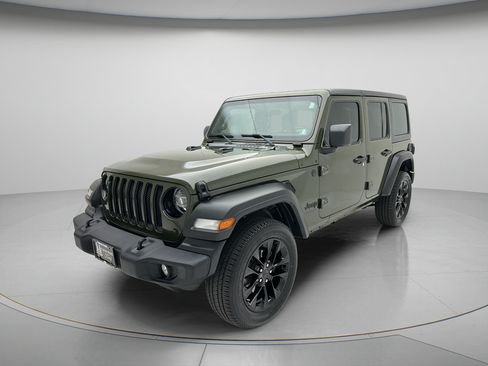 Used 2021 Jeep Wrangler Unlimited Sport AWD/4WD image 3