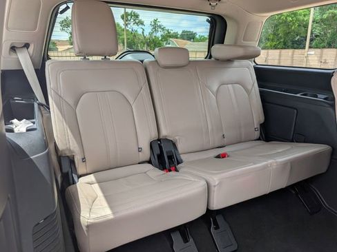 Used 2024 Ford Expedition Limited RWD image 29
