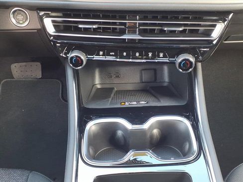 New 2026 Chevrolet Traverse LT image 17