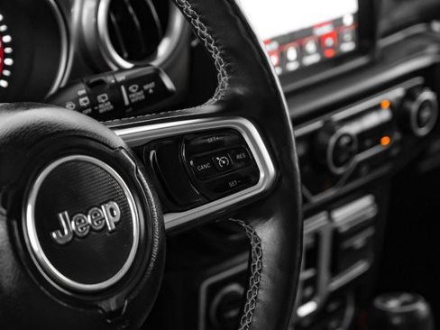 Used 2018 Jeep Wrangler Rubicon AWD/4WD image 15