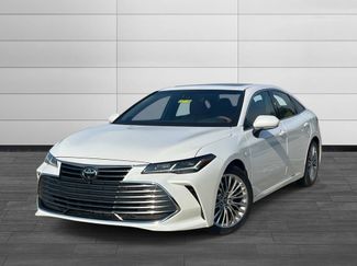 Used 2019 Toyota Avalon Limited w/ Advanced Safety Package FWD video 1
