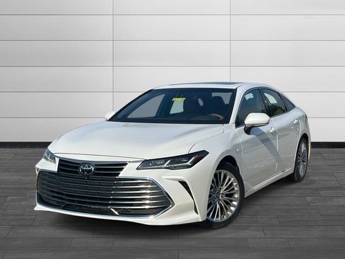 Used 2019 Toyota Avalon Limited w/ Advanced Safety Package FWD image 1