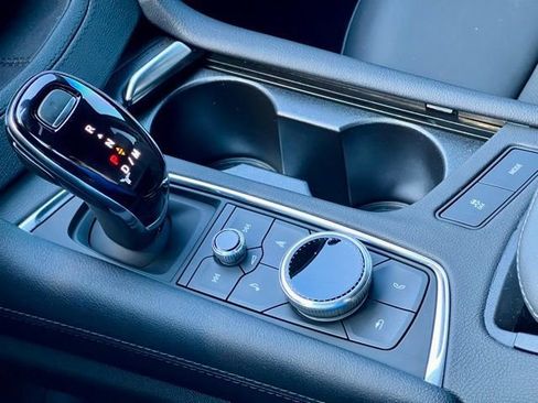 New 2024 Cadillac XT6 Sport w/ LPO, ONYX Package image 32