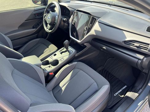 Used 2025 Subaru Crosstrek 2.0i Premium image 11