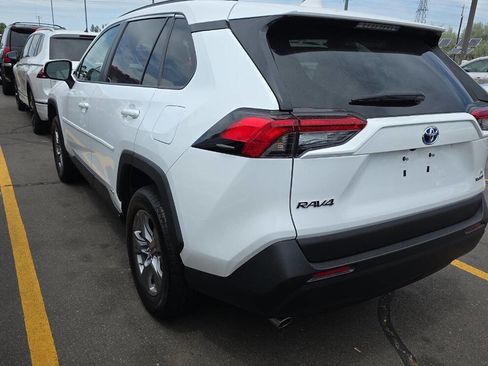 Used 2024 Toyota RAV4 LE AWD/4WD image 4