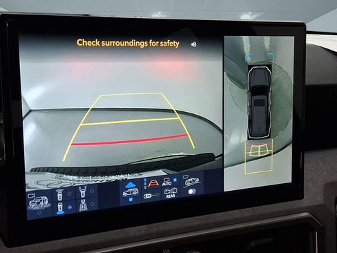 Used 2025 Toyota 4Runner Trailhunter image 24