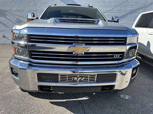 Used 2019 Chevrolet Silverado 2500 LTZ w/ Duramax Plus Package AWD/4WD image 39