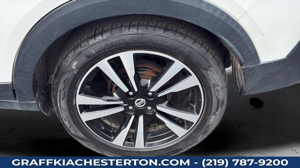 Used 2018 Nissan Kicks SR FWD image 39