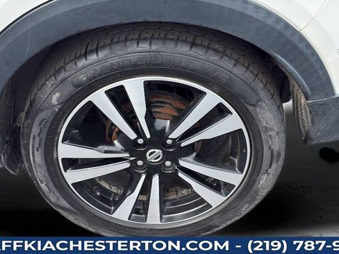 Used 2018 Nissan Kicks SR FWD image 39